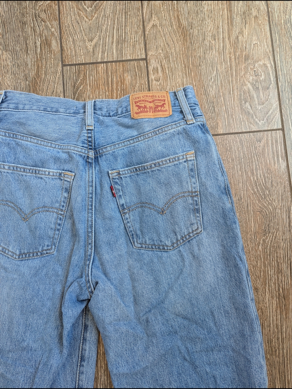 Levi's 94 Baggy Jeans Size 26 X 31 Full Length Light Wash Distressed Rigid Denim - Picture 6 of 11